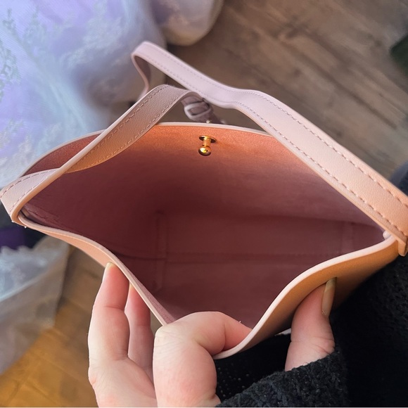 Samara Peony Shoulder Bag - Picture 7 of 11